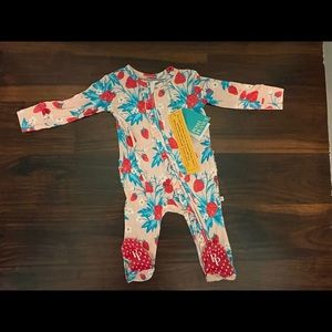 Posh Peanut Strawberry Footie